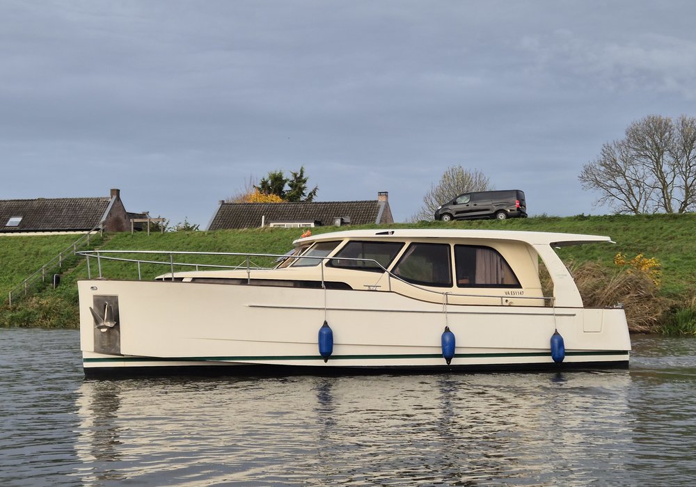 Naousa (Greenline 33) mieten